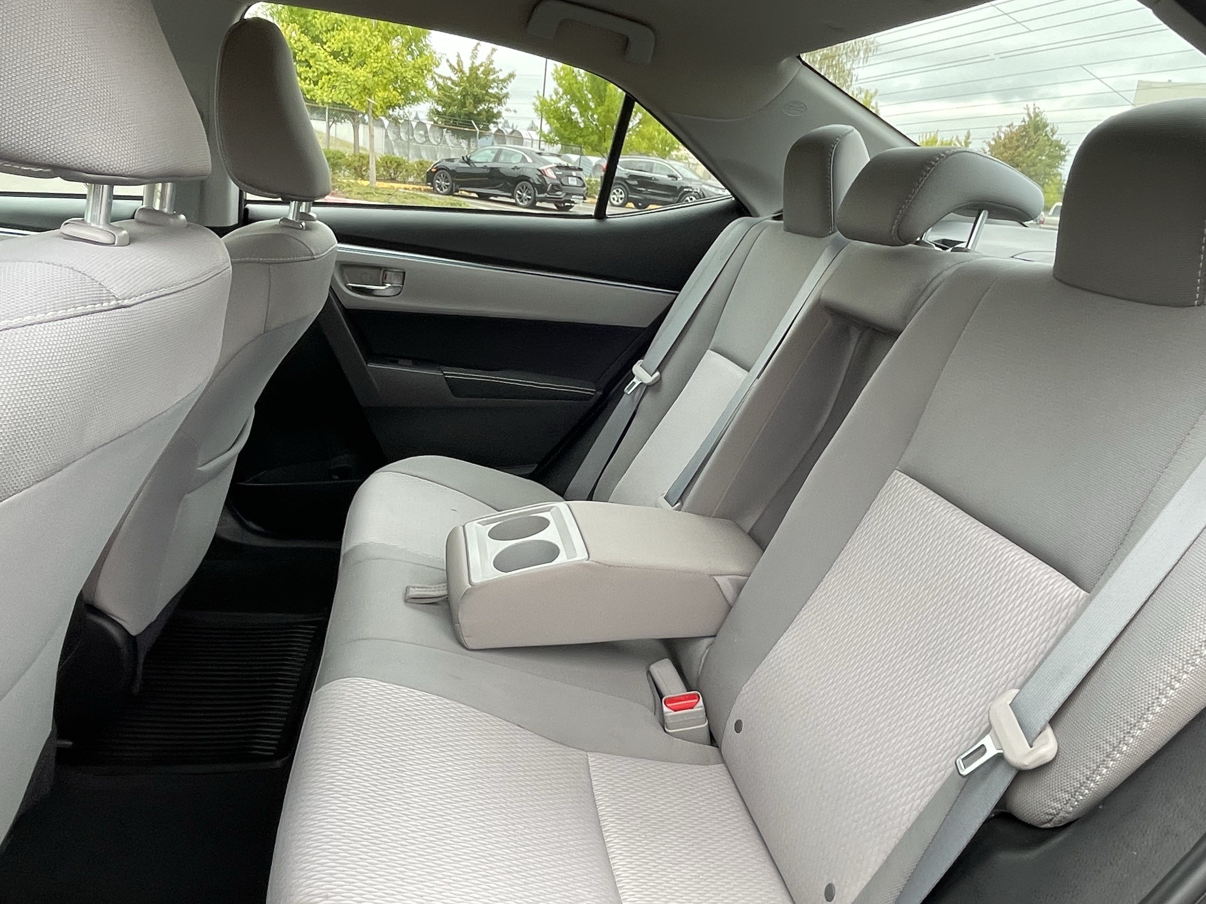 Used 2015 Toyota Corolla LE FWD image 15