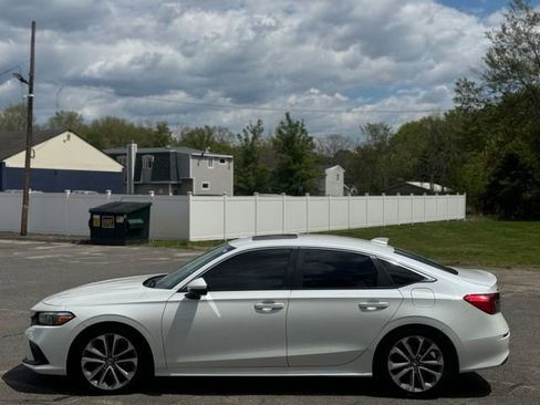 Used 2022 Honda Civic Touring image 10