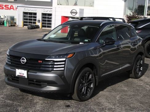 Used 2025 Nissan Kicks SR AWD/4WD image 6