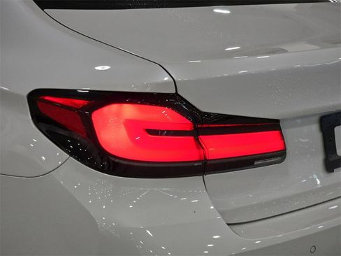 Used 2023 BMW 530i w/ Convenience Package image 31