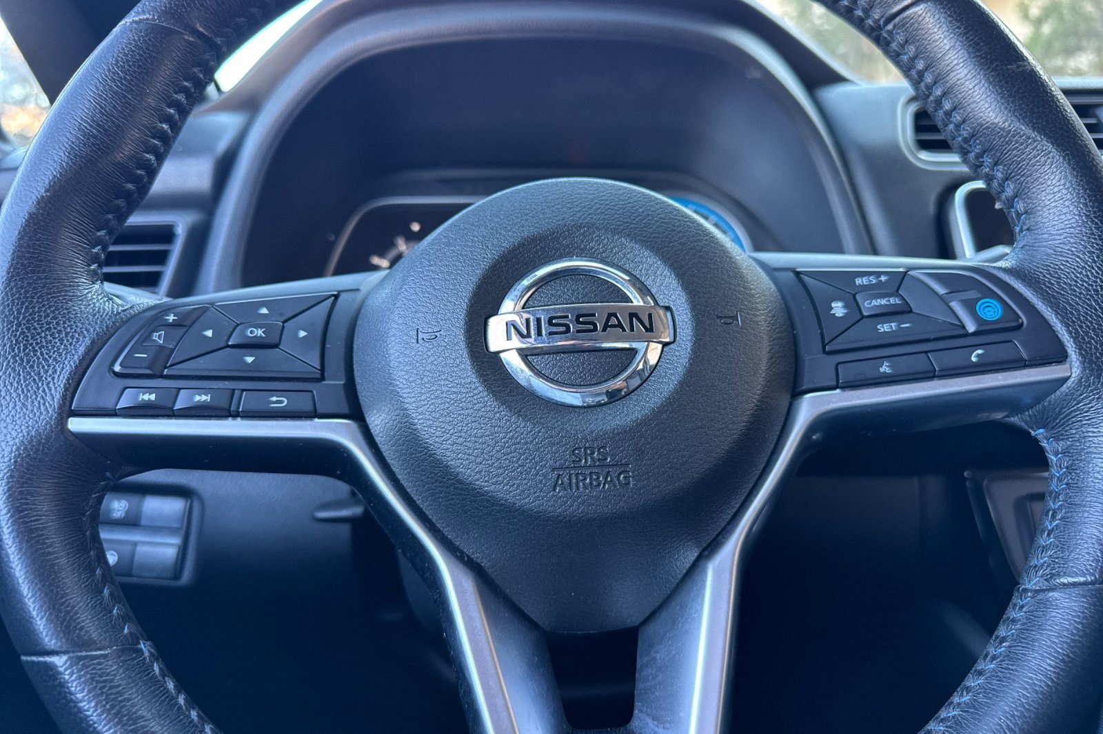 Used 2018 Nissan Leaf SV w/ SV Technology Package FWD image 10