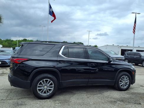 Used 2023 Chevrolet Traverse LT FWD image 21
