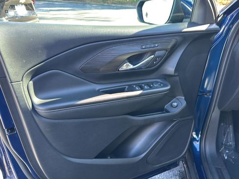 Certified 2023 GMC Terrain SLT image 14