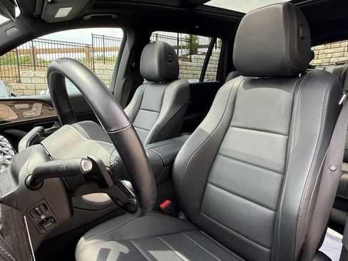 Used 2023 Mercedes-Benz GLS 450 4MATIC image 25