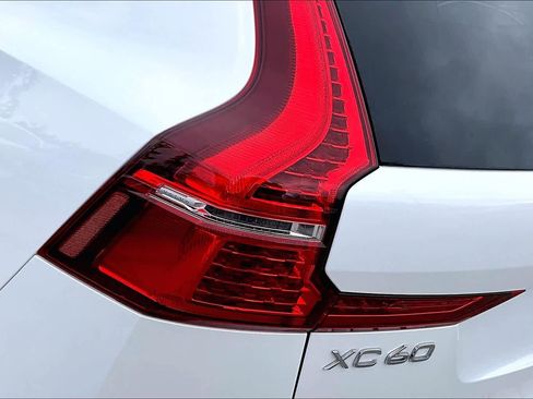 Certified 2023 Volvo XC60 B5 Plus w/ Climate Package image 27