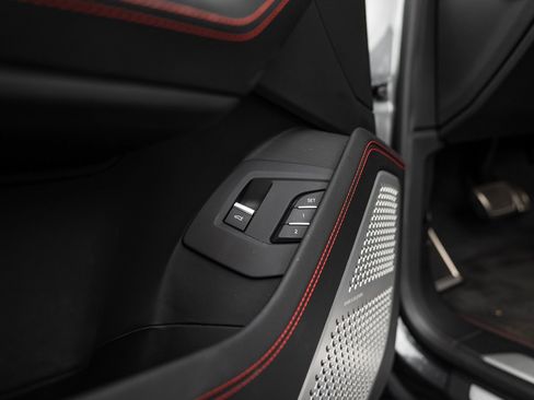 Used 2020 Lamborghini Urus image 19