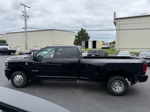 New 2026 RAM 3500 Laramie AWD/4WD image 8