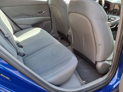 Used 2023 Hyundai Elantra SEL w/ Preferred Accessory Package image 12