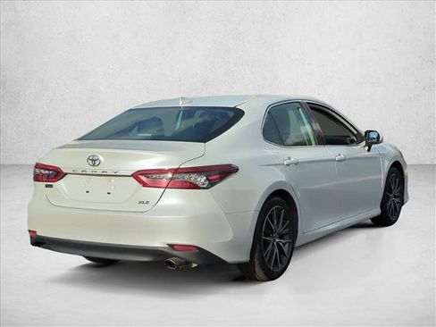 Used 2023 Toyota Camry XLE w/ Cold Weather Package image 5