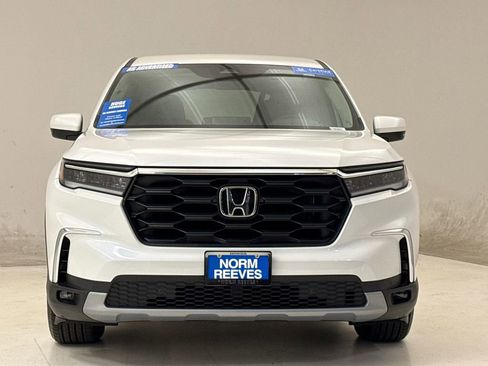 Certified 2025 Honda Pilot EX-L image 3