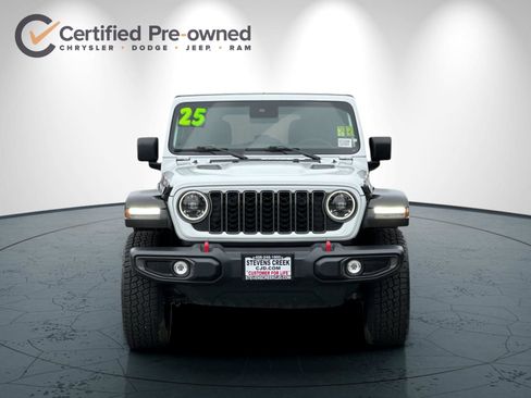 Certified 2025 Jeep Wrangler Unlimited Rubicon AWD/4WD image 9