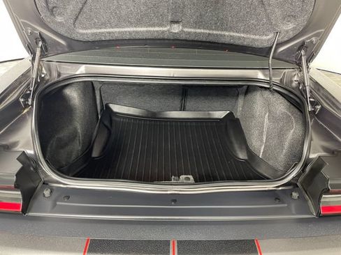 Used 2018 Dodge Challenger R/T w/ Driver Convenience Group RWD image 18