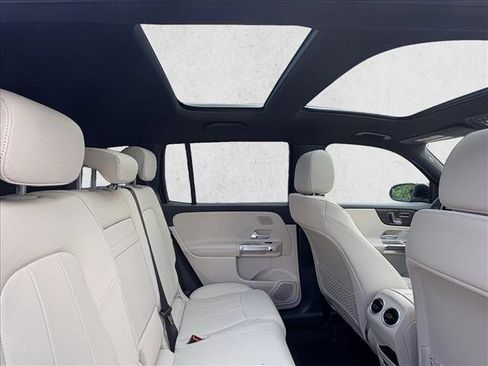 New 2025 Mercedes-Benz GLB 250 image 21