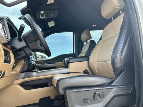 Certified 2025 Ford F250 Lariat w/ Black Appearance Package AWD/4WD image 13