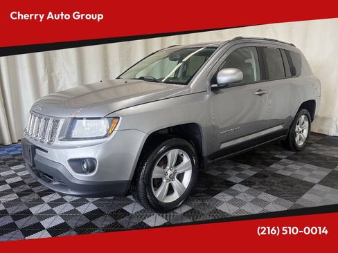 Used 2016 Jeep Compass Latitude AWD/4WD image 1