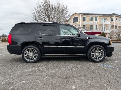 Used 2014 Cadillac Escalade Platinum image 4