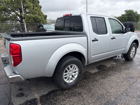 Used 2016 Nissan Frontier SV AWD/4WD image 7