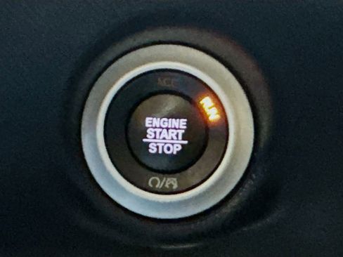 Used 2020 Chrysler Pacifica Touring w/ S Appearance Package image 20