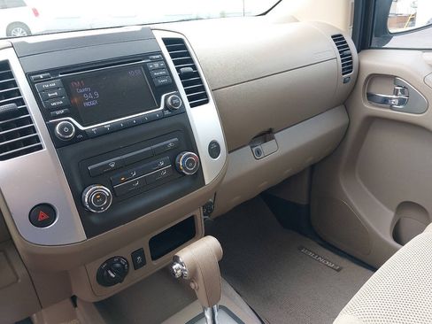 Used 2018 Nissan Frontier SV AWD/4WD image 6