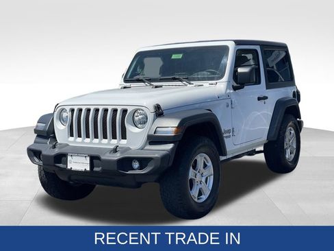 Used 2018 Jeep Wrangler Sport AWD/4WD image 2