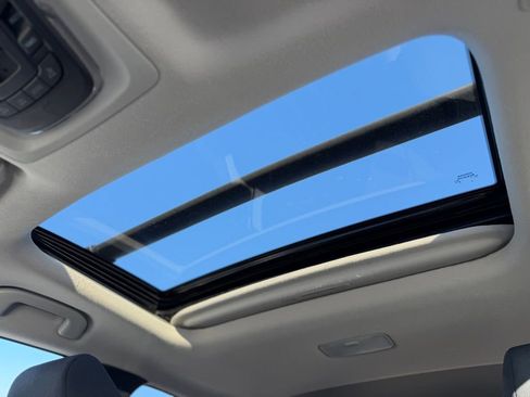 Used 2023 Toyota Corolla Cross LE w/ Moonroof Package image 24