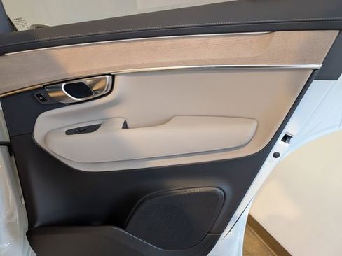 New 2026 Volvo XC90 B6 Plus w/ Protection Package Premier image 27