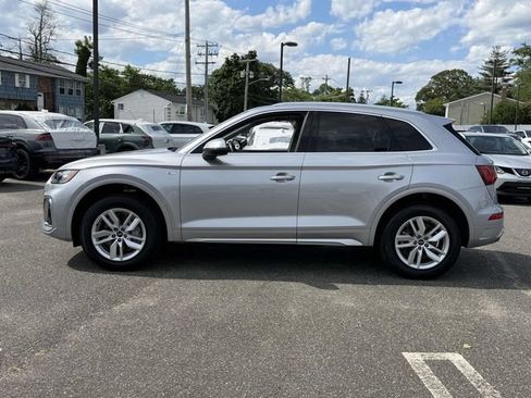 Certified 2023 Audi Q5 2.0T Premium w/ Convenience Package AWD/4WD image 2