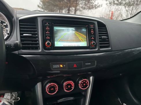 Used 2017 Mitsubishi Lancer ES image 7