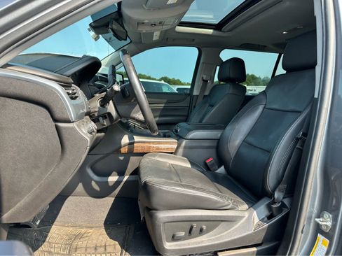 Used 2020 Chevrolet Suburban LT AWD/4WD image 8