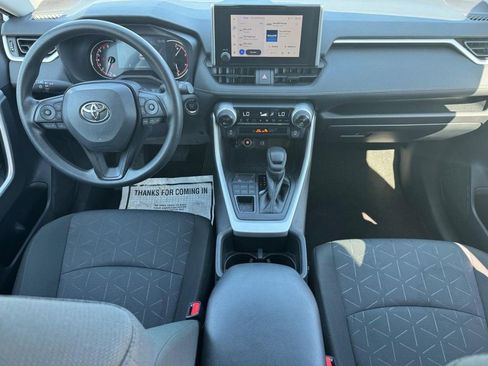 Used 2025 Toyota RAV4 XLE AWD/4WD image 17