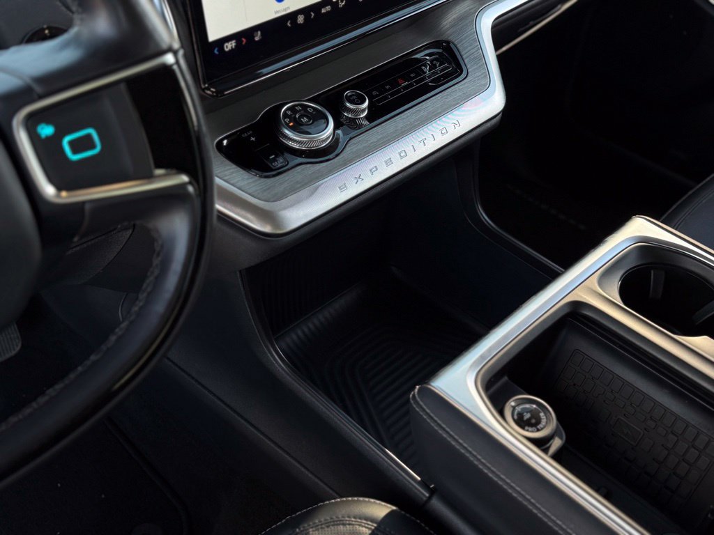 Certified 2025 Ford Expedition Platinum AWD/4WD image 28