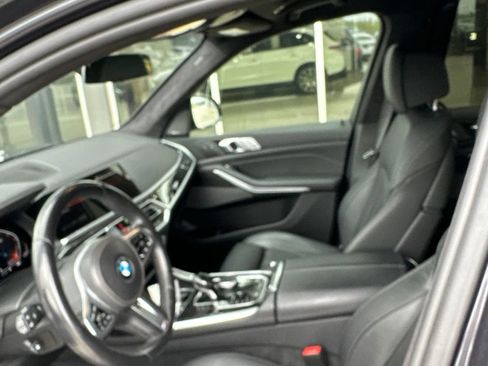 Used 2021 BMW X7 xDrive40i w/ M Sport Package AWD/4WD image 13