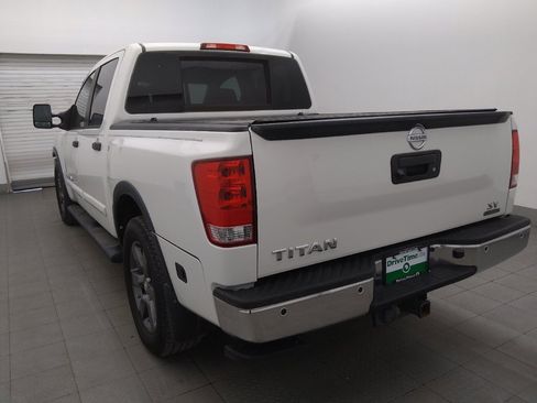 Used 2015 Nissan Titan SV w/ SV Value Truck Package RWD image 5