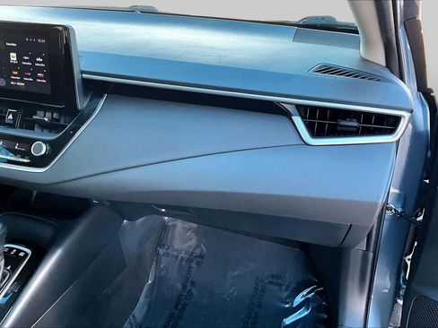 Used 2025 Toyota Corolla LE FWD image 36