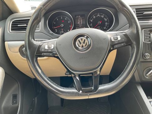 Used 2017 Volkswagen Jetta SE FWD image 16