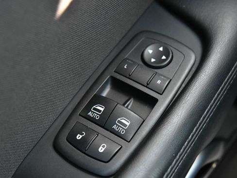 Used 2023 Dodge Challenger GT image 30