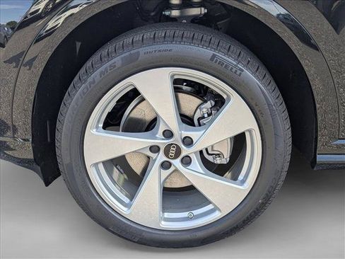 Used 2025 Audi Q5 Premium Plus w/ Premium Plus AWD/4WD image 9