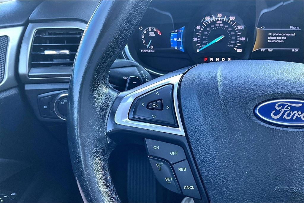 Used 2017 Ford Fusion SE w/ Equipment Group 201A FWD image 18