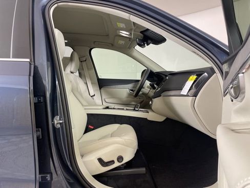 Used 2025 Volvo XC90 T8 Plus AWD/4WD image 21