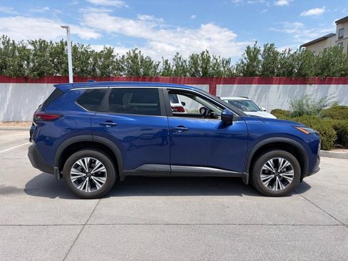 Used 2023 Nissan Rogue SV FWD image 3