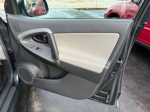 Used 2011 Toyota RAV4 4WD image 86