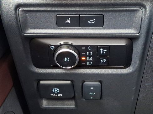 Certified 2024 Ford Expedition Limited image 27