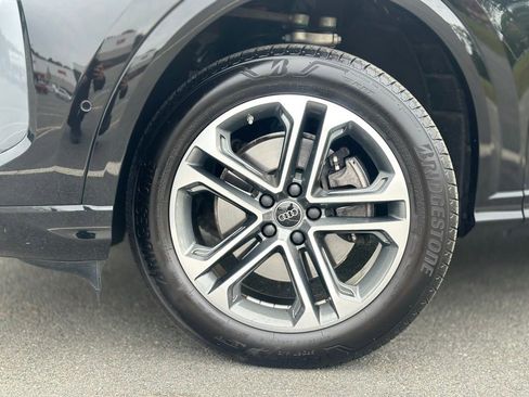 Used 2025 Audi Q5 Premium w/ Convenience Package AWD/4WD image 2