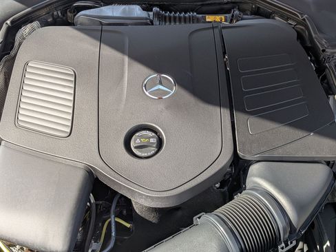 Certified 2025 Mercedes-Benz C 300 4MATIC Sedan image 40