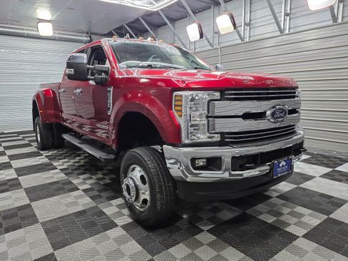 Used 2019 Ford F350 Lariat w/ Lariat Ultimate Package AWD/4WD image 3
