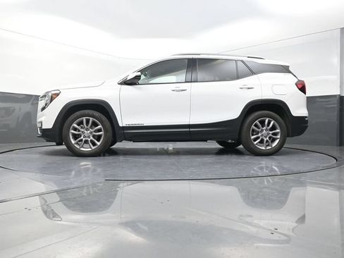 Used 2024 GMC Terrain SLT AWD/4WD image 34