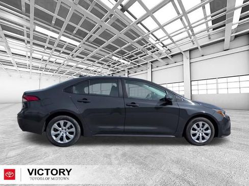 Used 2024 Toyota Corolla LE FWD image 2