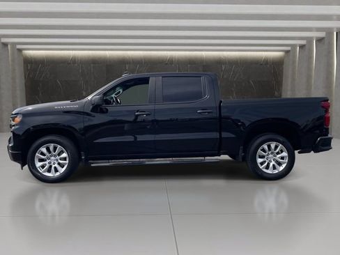 Used 2023 Chevrolet Silverado 1500 Custom RWD image 2