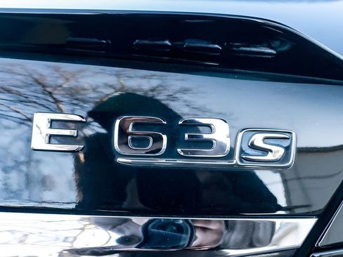 Used 2019 Mercedes-Benz E 63 AMG S image 30