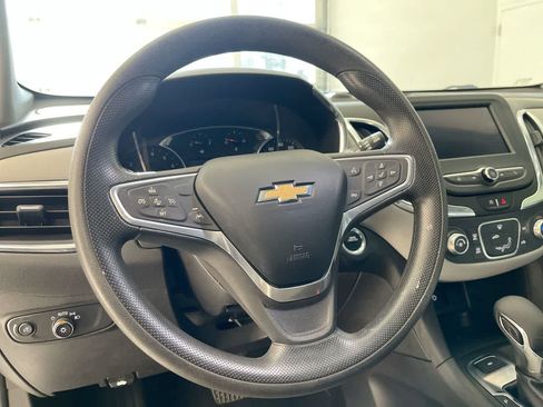Used 2022 Chevrolet Equinox LT AWD/4WD image 14